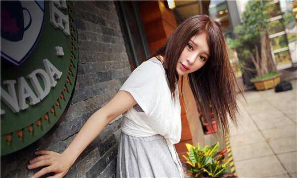 昌宁想找一个女性生孩子给报酬-｛找个女人生孩子多少钱｝